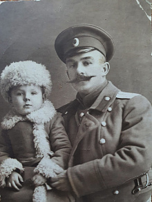 Александр Иванович (сын Ивана Ионовича) со старшим сыном Иваном.